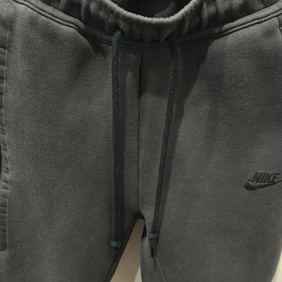 Nike Tech Fleece Color: Anthracite SIZE XSMALL - Picture 5 of 7